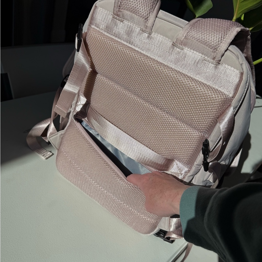 Beautiful Pink Travel Backpack with laptop compartment***NOT BEIS** - Picture 11 of 14